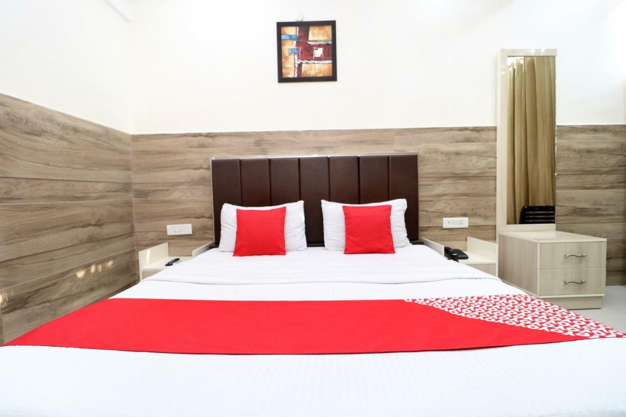Oyo 30848 Hotel Signature Firozpur Exteriör bild