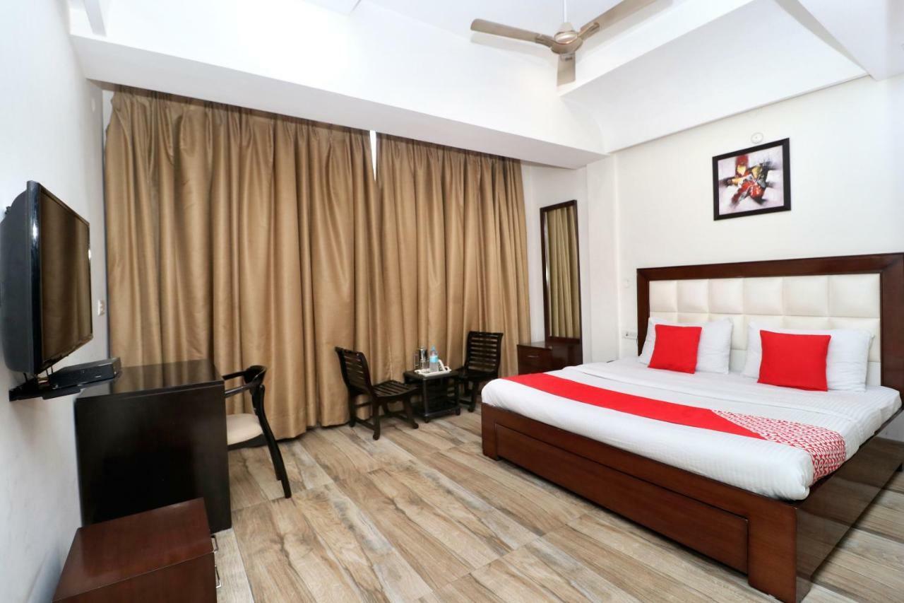 Oyo 30848 Hotel Signature Firozpur Exteriör bild