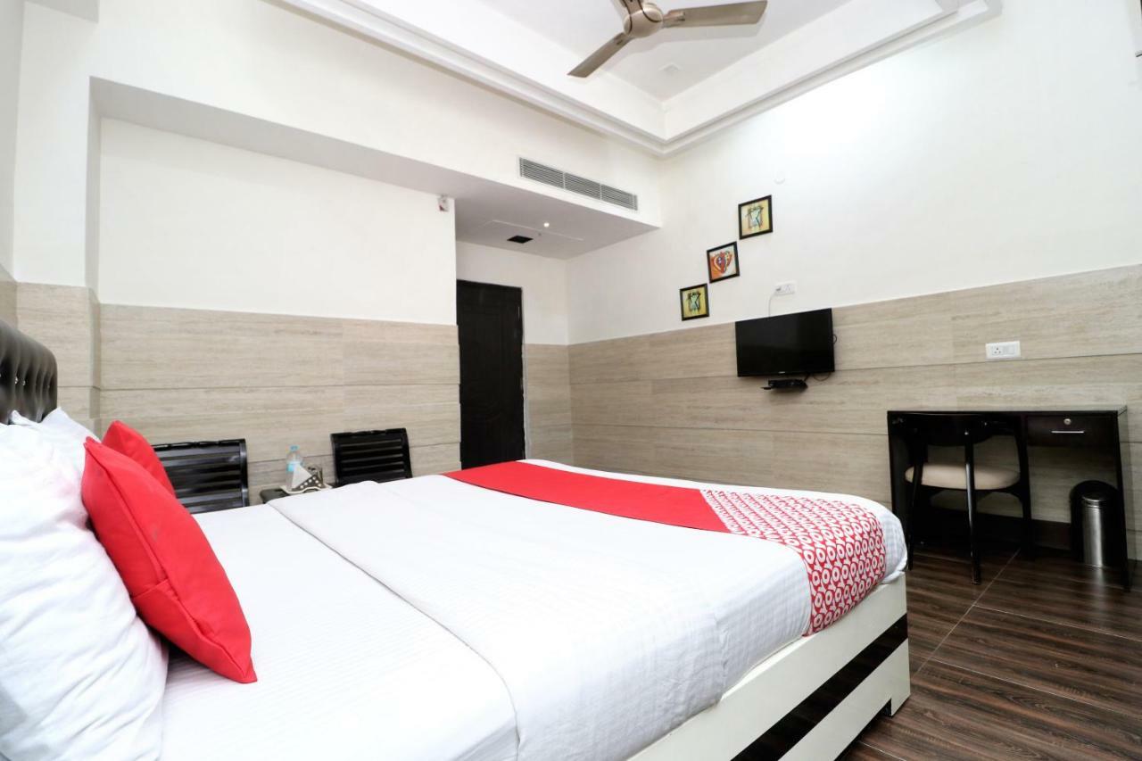 Oyo 30848 Hotel Signature Firozpur Exteriör bild